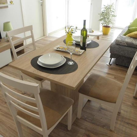 Apartment Near Center,Beach,Bus +Free Parking Zadar Buitenkant foto