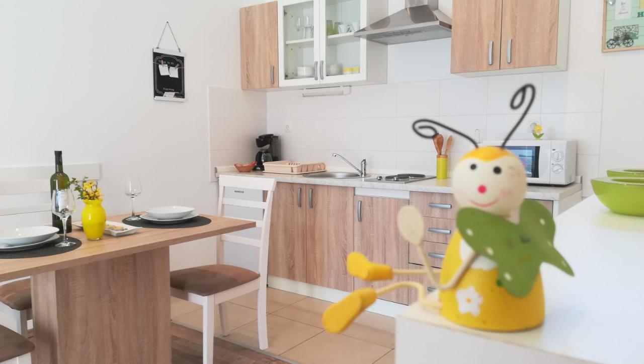 Apartment Near Center,Beach,Bus +Free Parking Zadar Buitenkant foto