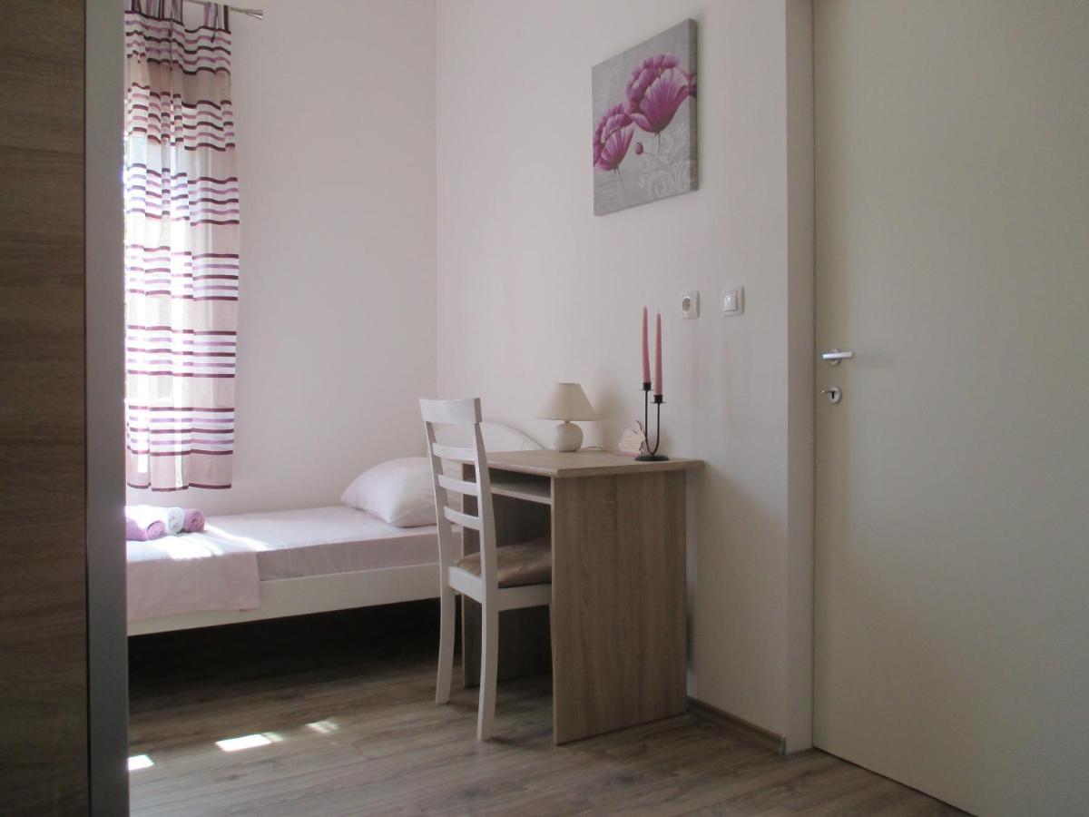 Apartment Near Center,Beach,Bus +Free Parking Zadar Buitenkant foto